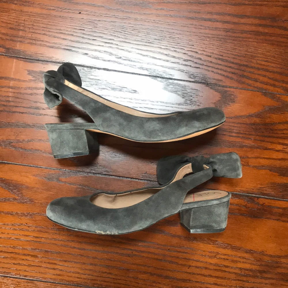 SOLE SOCIETY grey heels